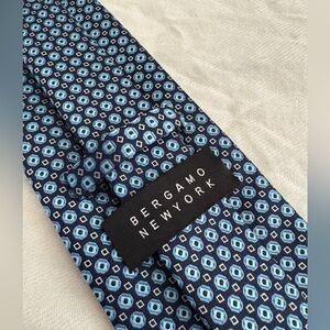 Bergamo New York blue geometric neck tie